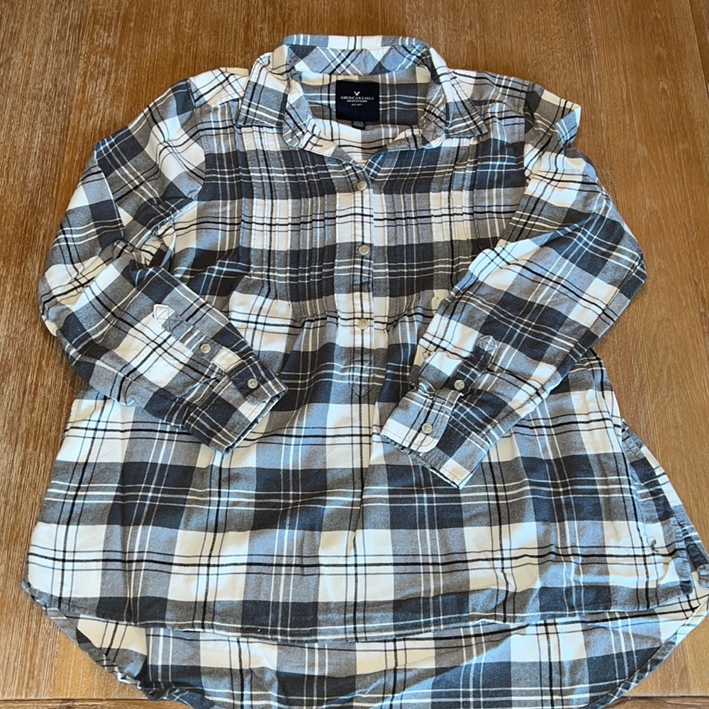 American eagle flannel shirt. Size M. EUC